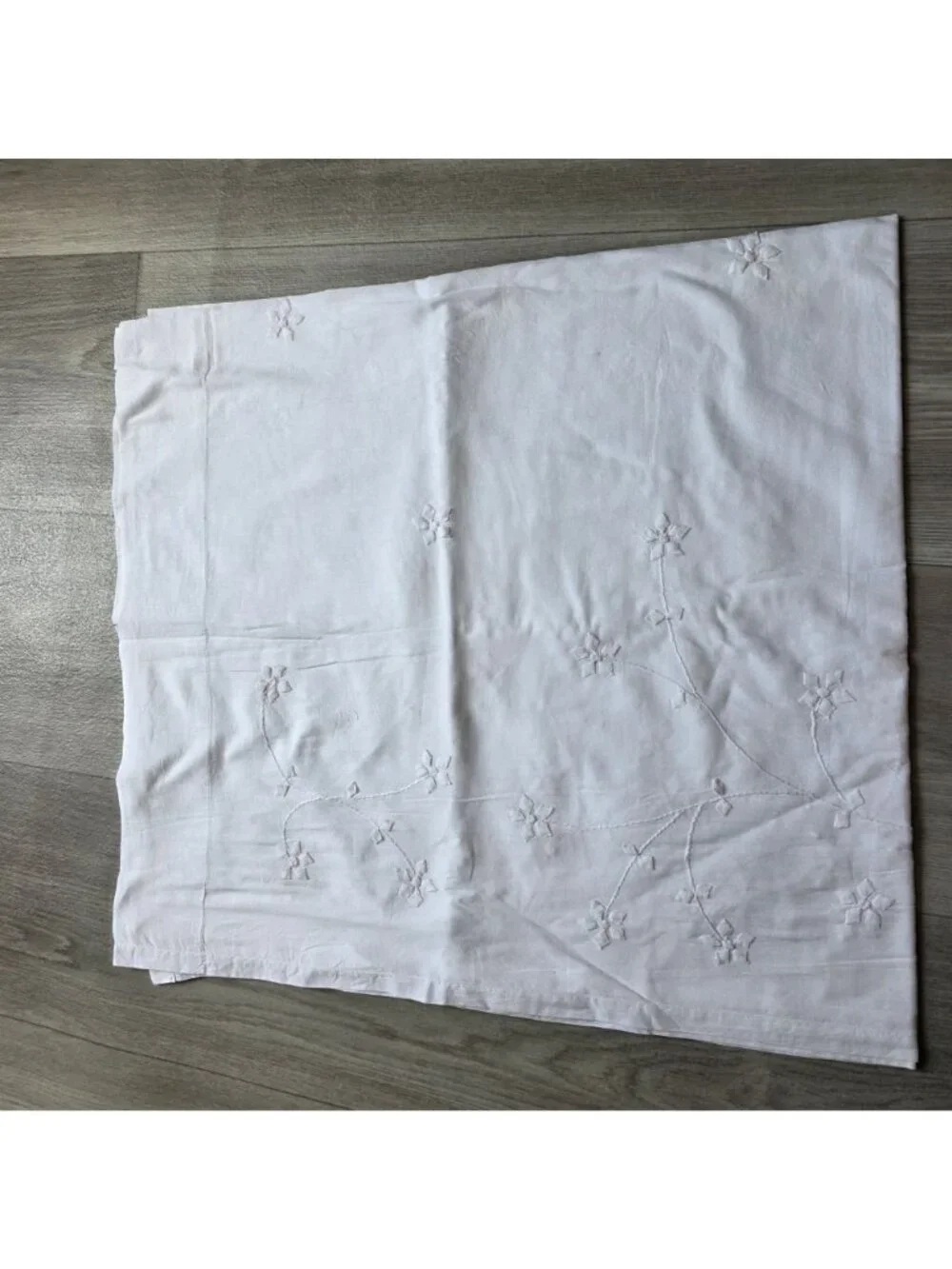 White Floral Embroidered Curtain Set - Cotton Blend - Vintage 2 panels 38x84